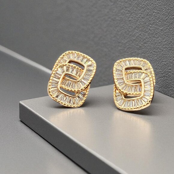 Luxury Geometric Gold-Plated Crystal Stud Earrings - Picture 1 of 2